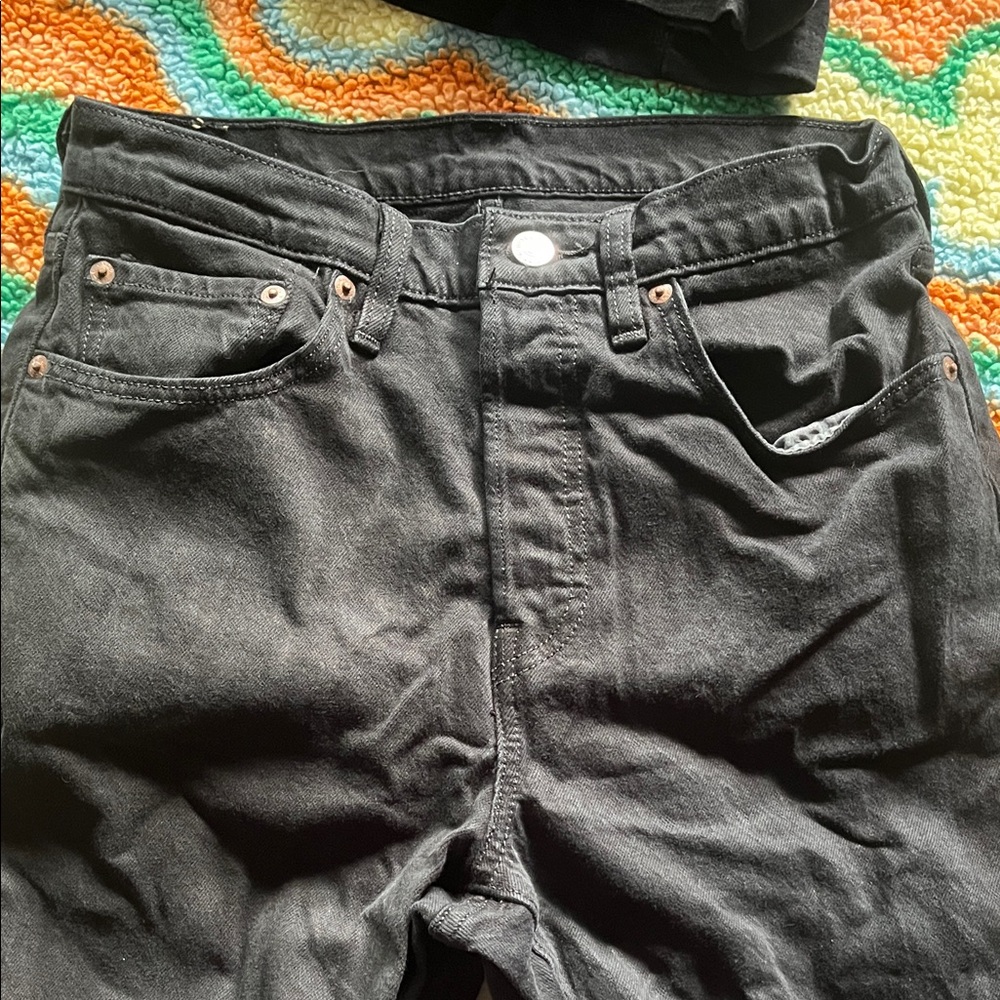Black Levi Jeans - Picture 2 of 3